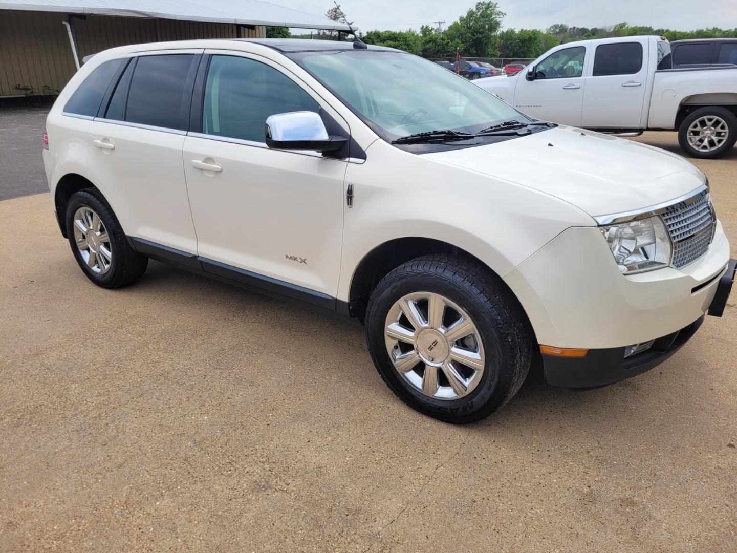 2008 WHITE Lincoln MKX FWD (2LMDU68C38B) with an 3.5L V6 DOHC 24V engine, 6-Speed Automatic Overdrive transmission, located at 533 S Seven Points BLVD, Seven Points, TX, 75143, (430) 255-4030, 32.313999, -96.209351 - Photo#1